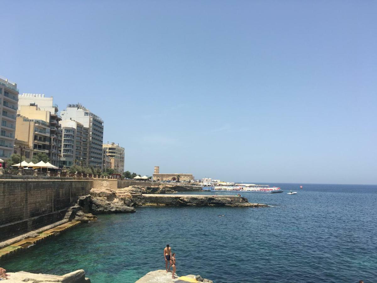 Spacious Seaview Sliema Apt, Steps From Valletta Ferry Exterior photo